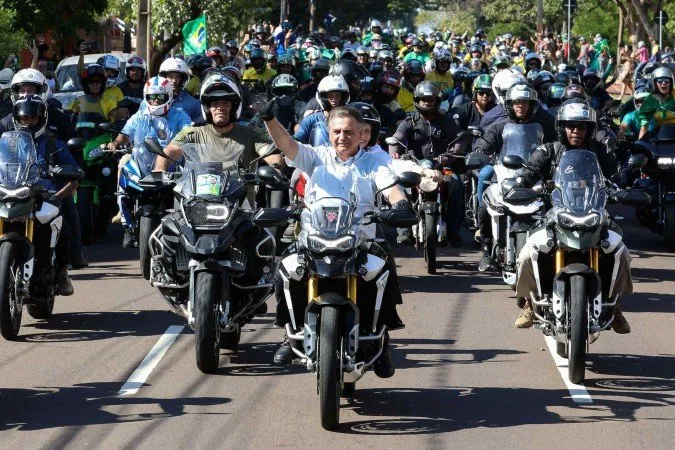 Ex-presidente participará de primeira motociata usando tornozeleira eletrônica imposta pelo STF